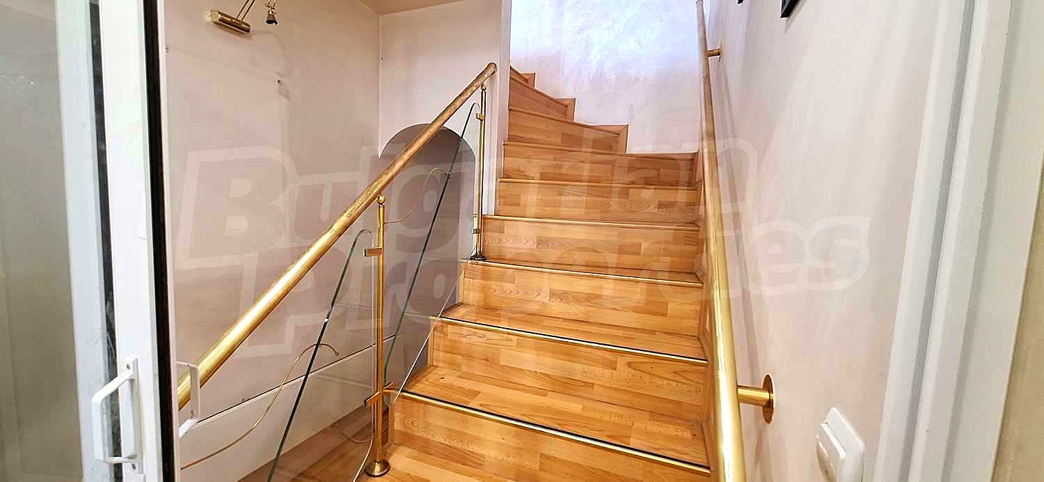 Gallery Picture 19