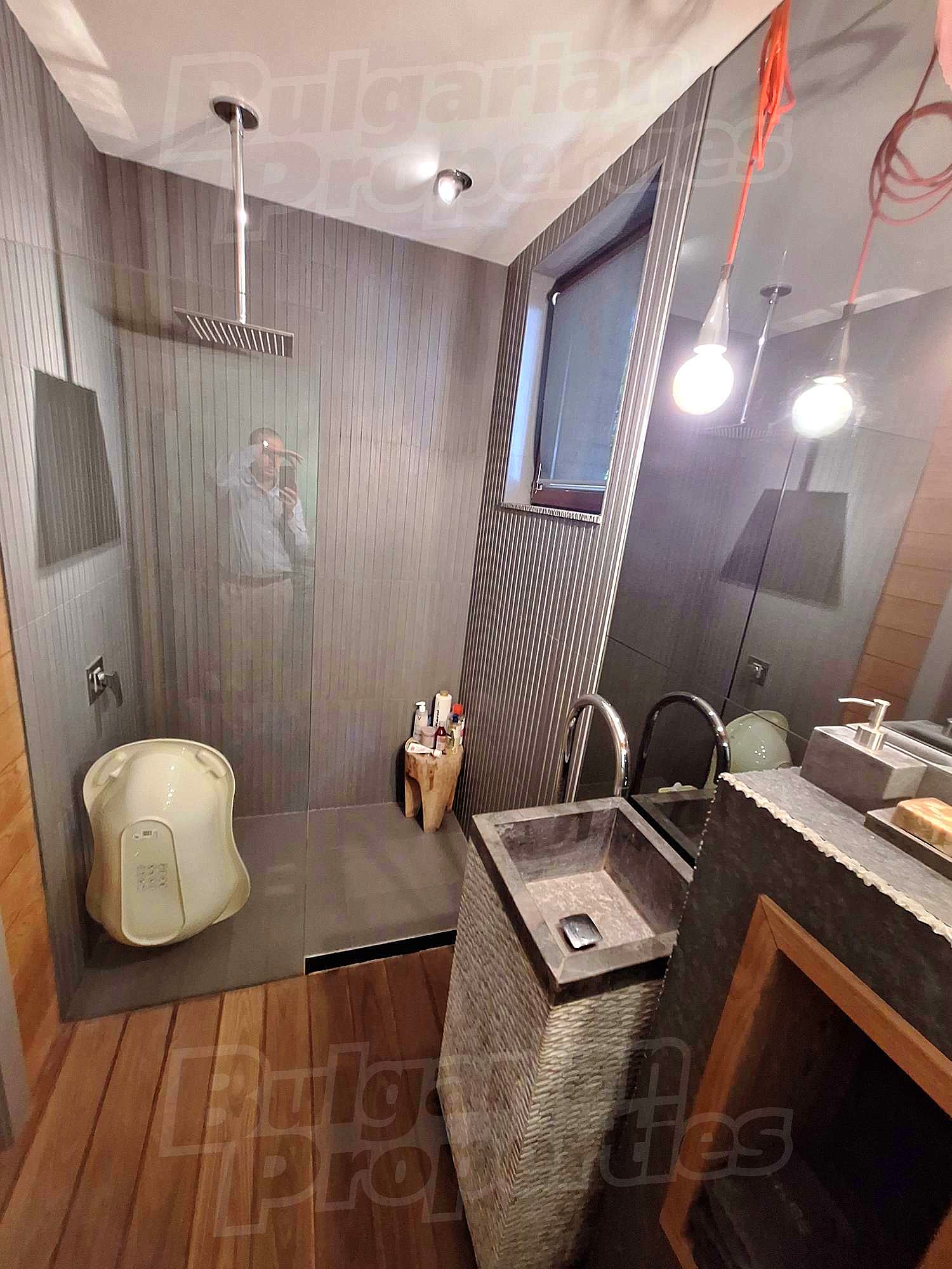 Gallery Picture 18