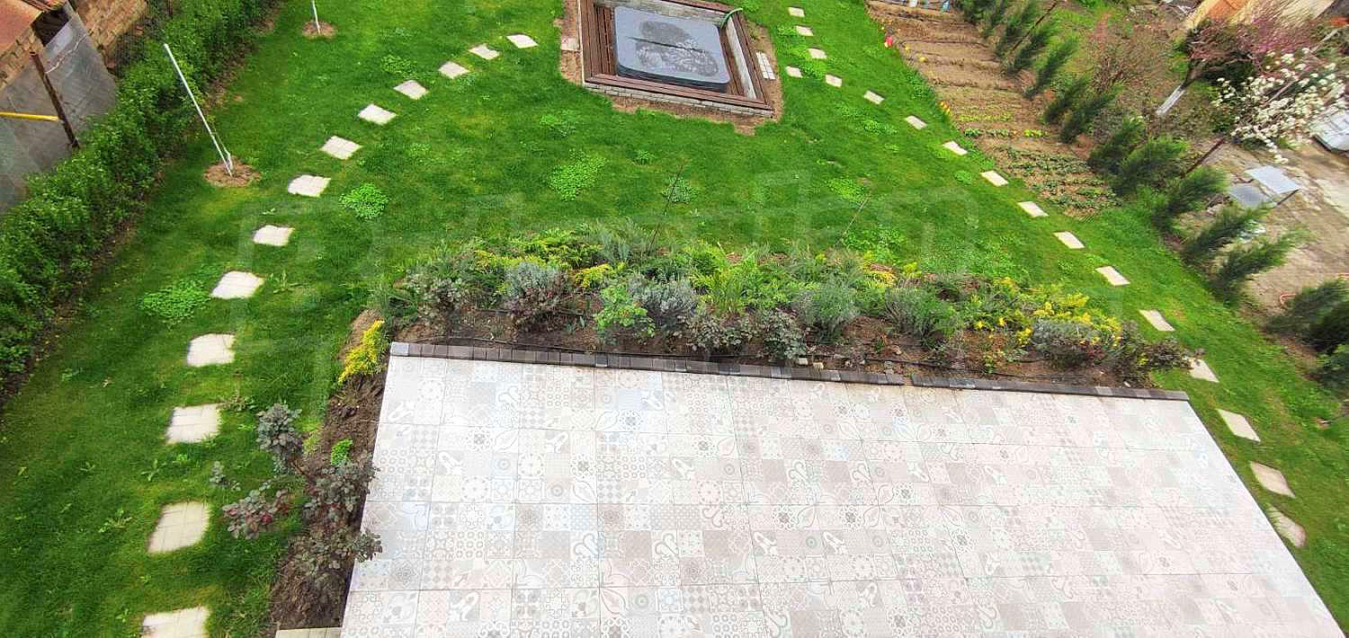 Gallery Picture 16