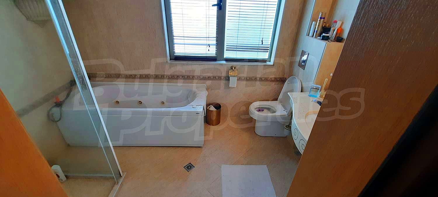 Gallery Picture 23