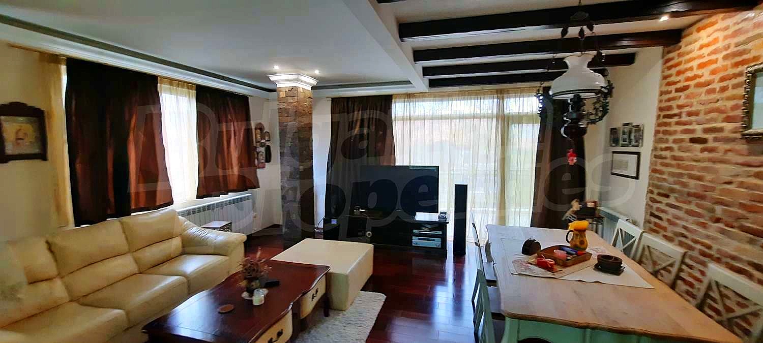 Gallery Picture 9