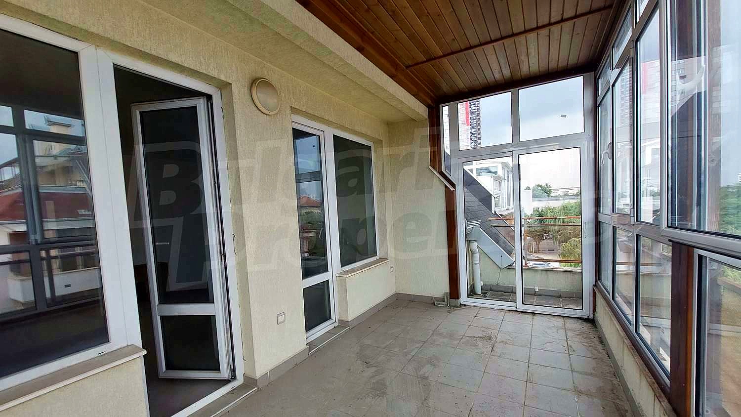Gallery Picture 12