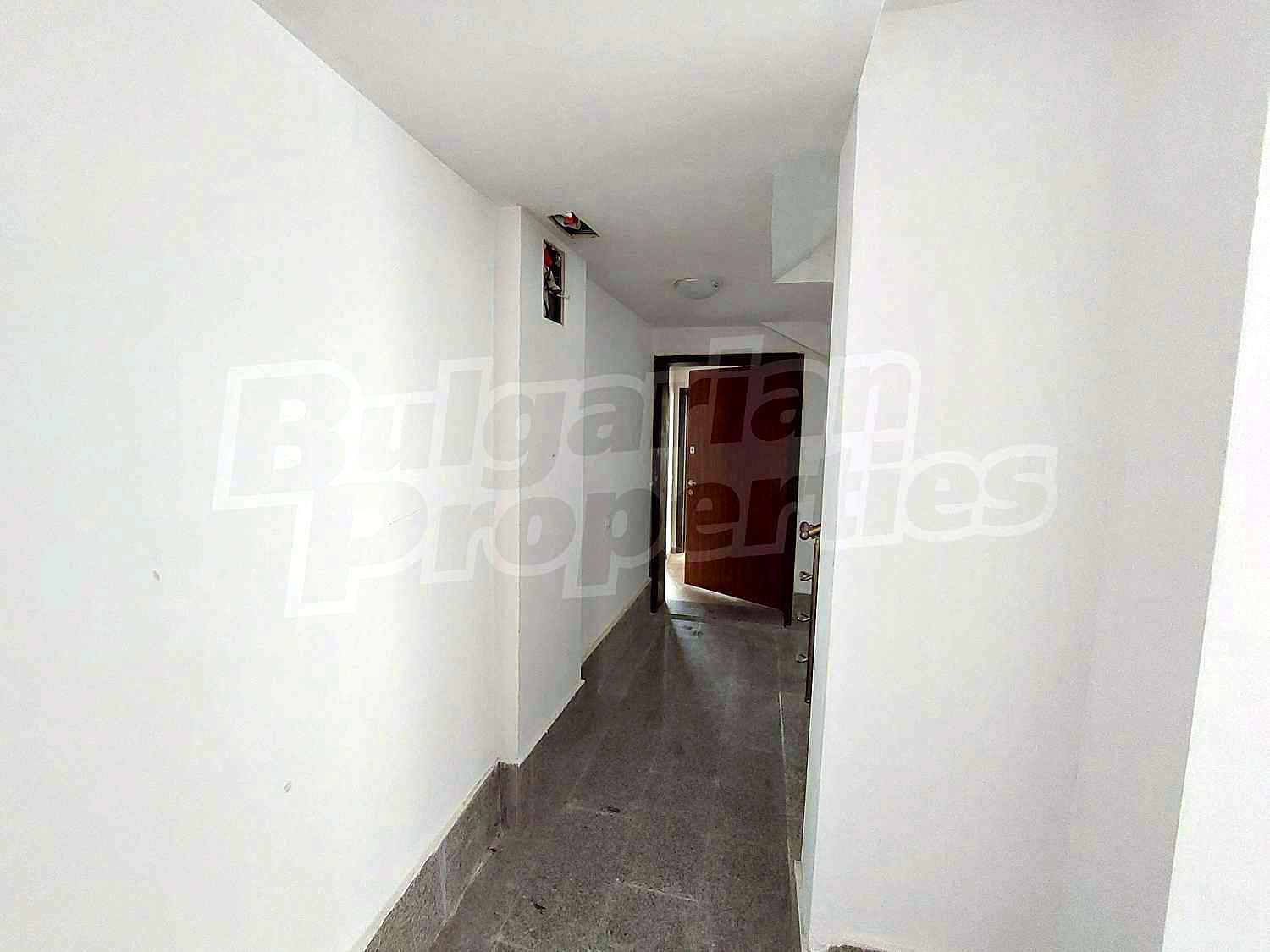 Gallery Picture 30
