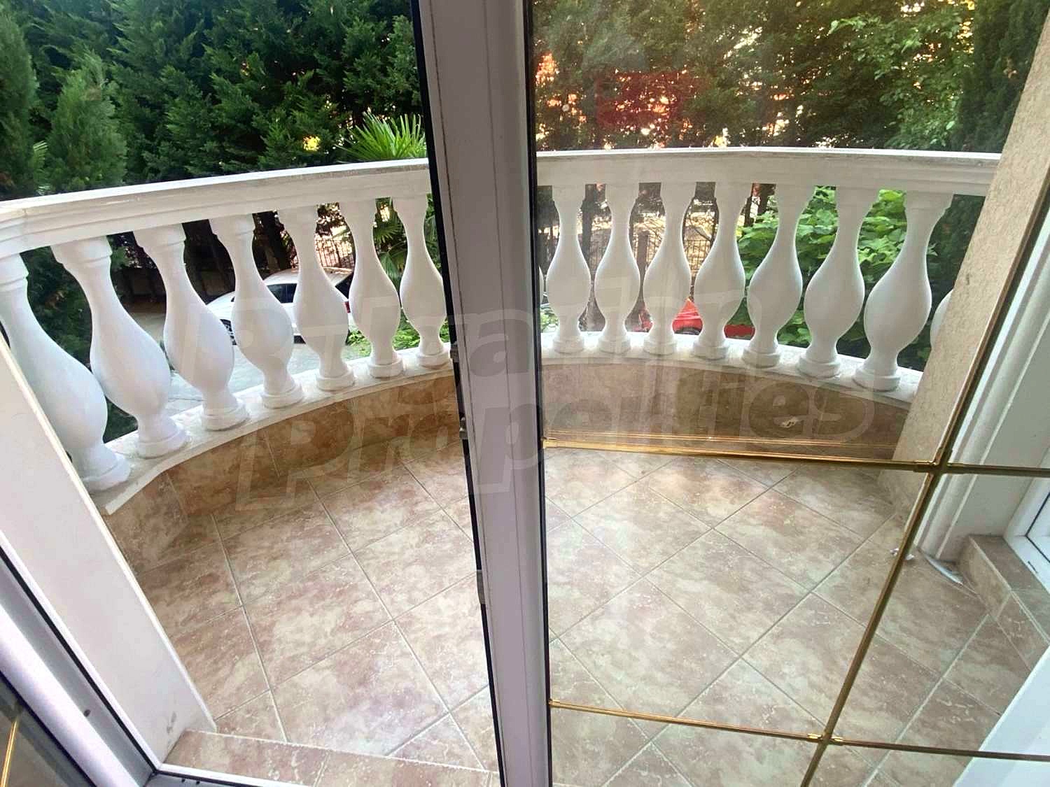 Gallery Picture 15