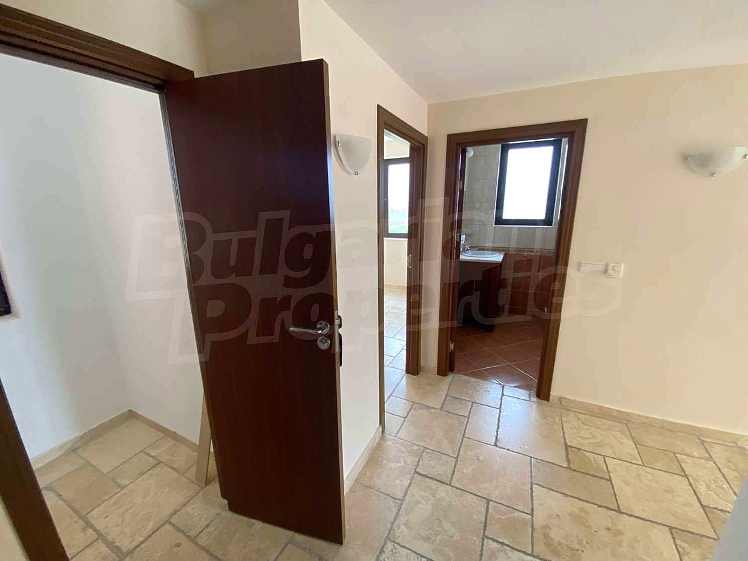 Gallery Picture 10