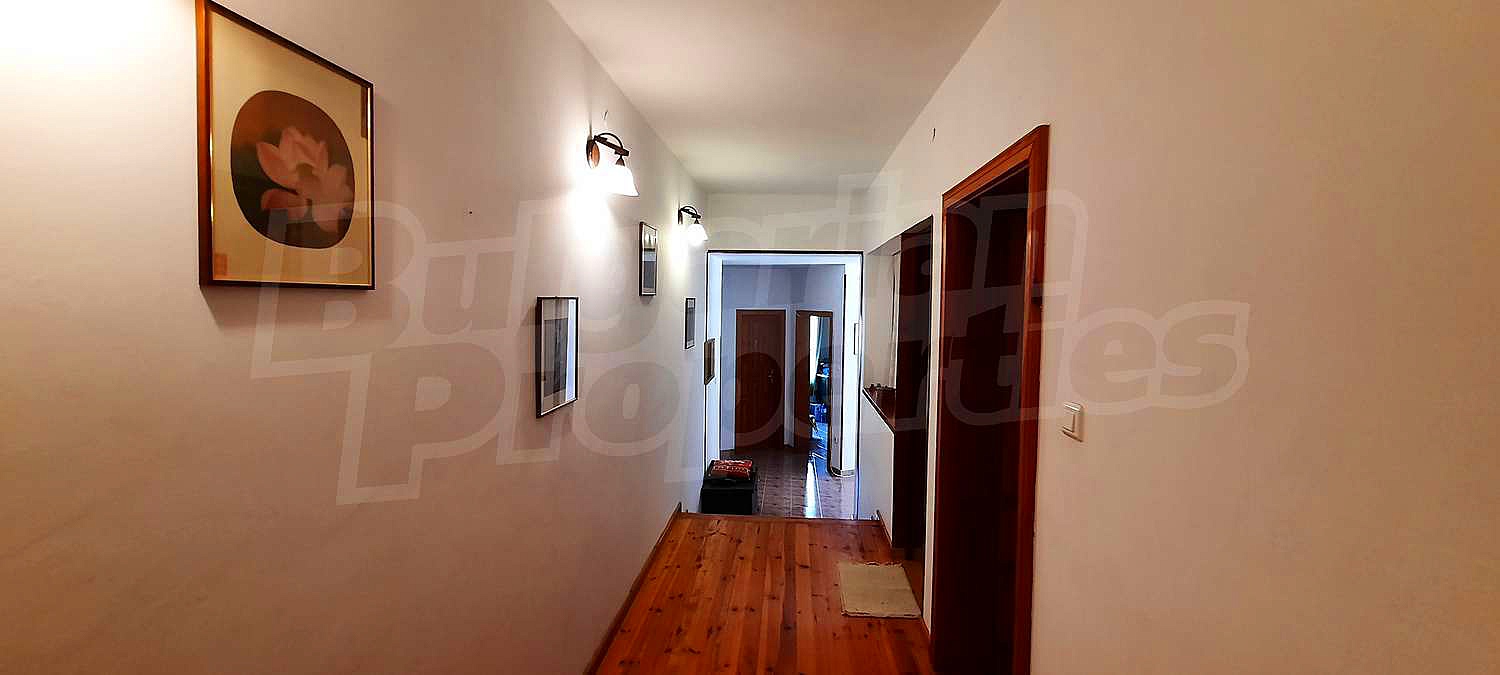Gallery Picture 28