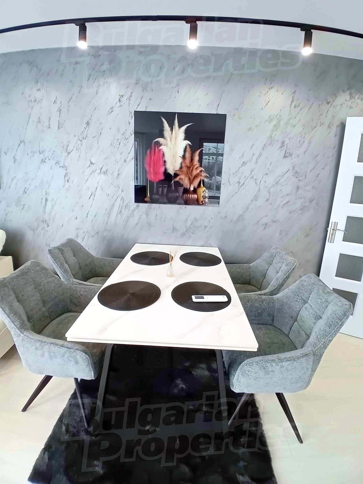 Gallery Picture 15