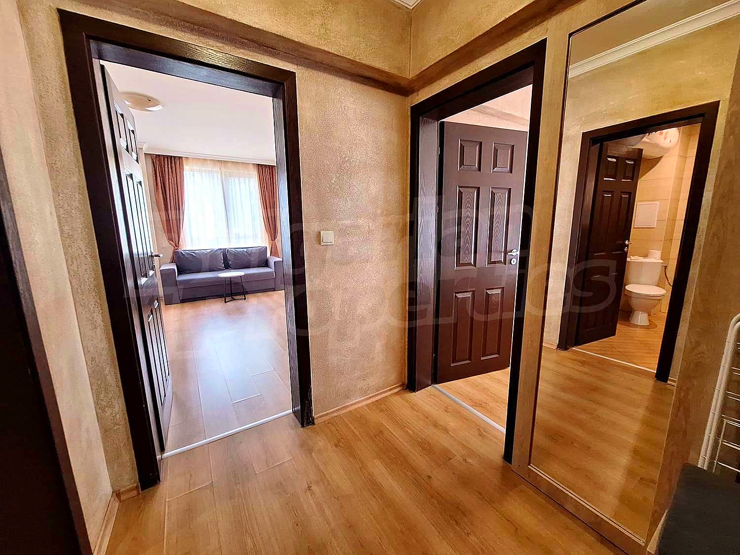 Gallery Picture 15