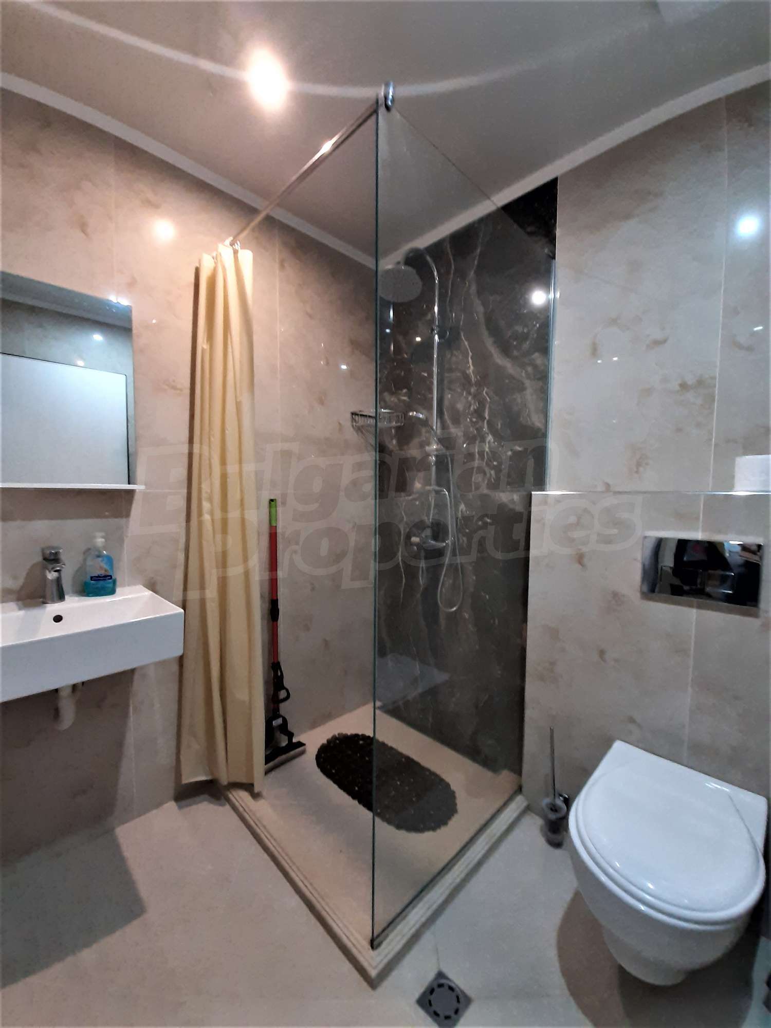 Gallery Picture 16