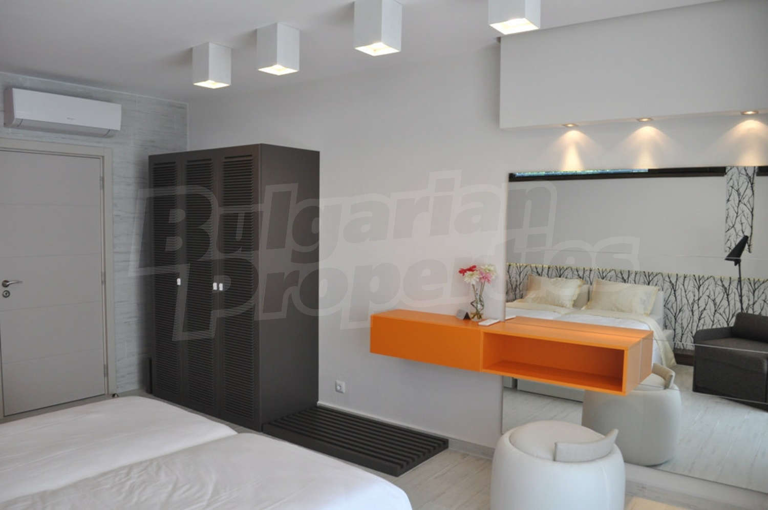 Gallery Picture 14