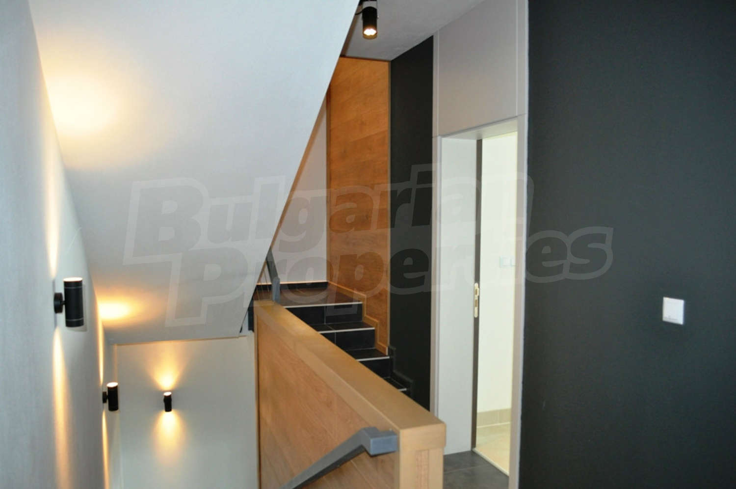 Gallery Picture 15
