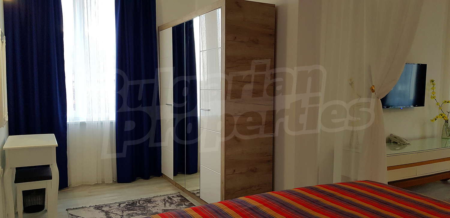 Gallery Picture 16