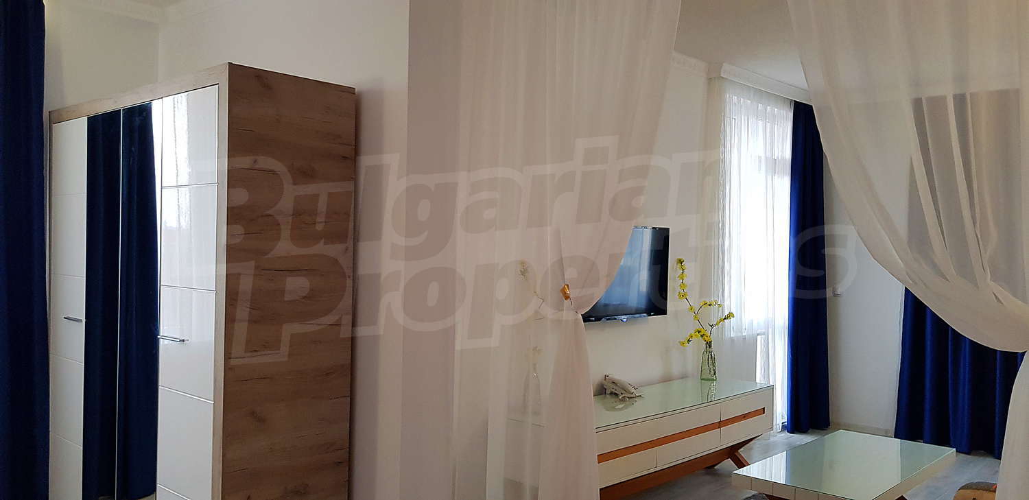 Gallery Picture 35