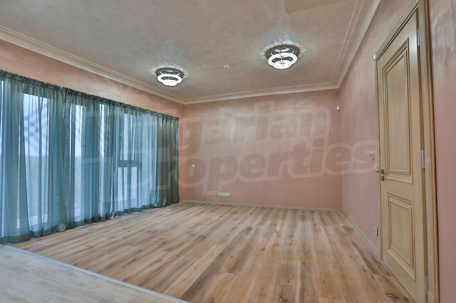 Gallery Picture 15