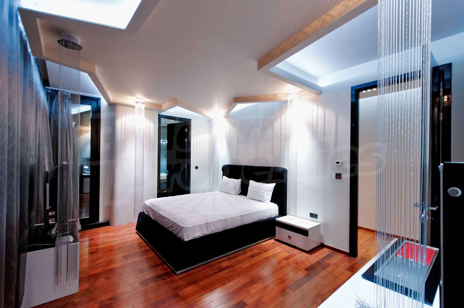 Gallery Picture 12