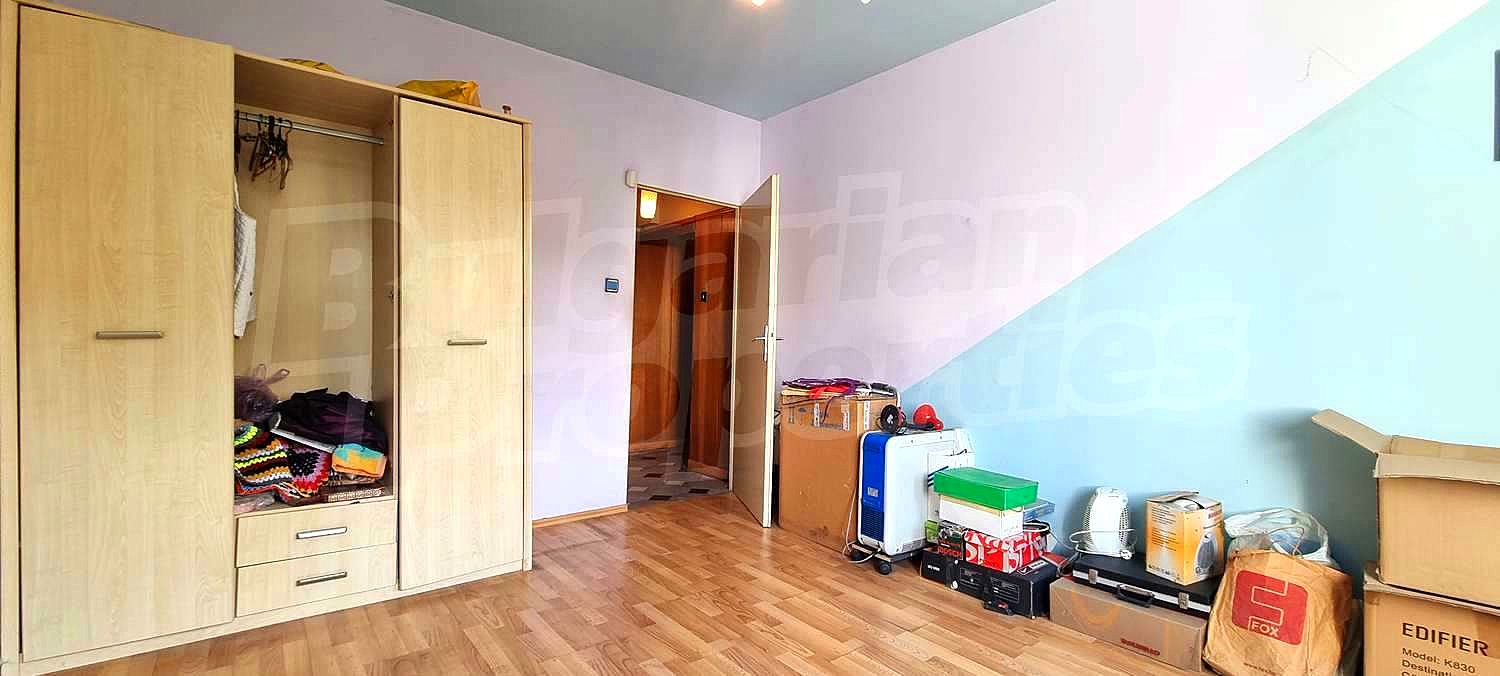 Gallery Picture 12