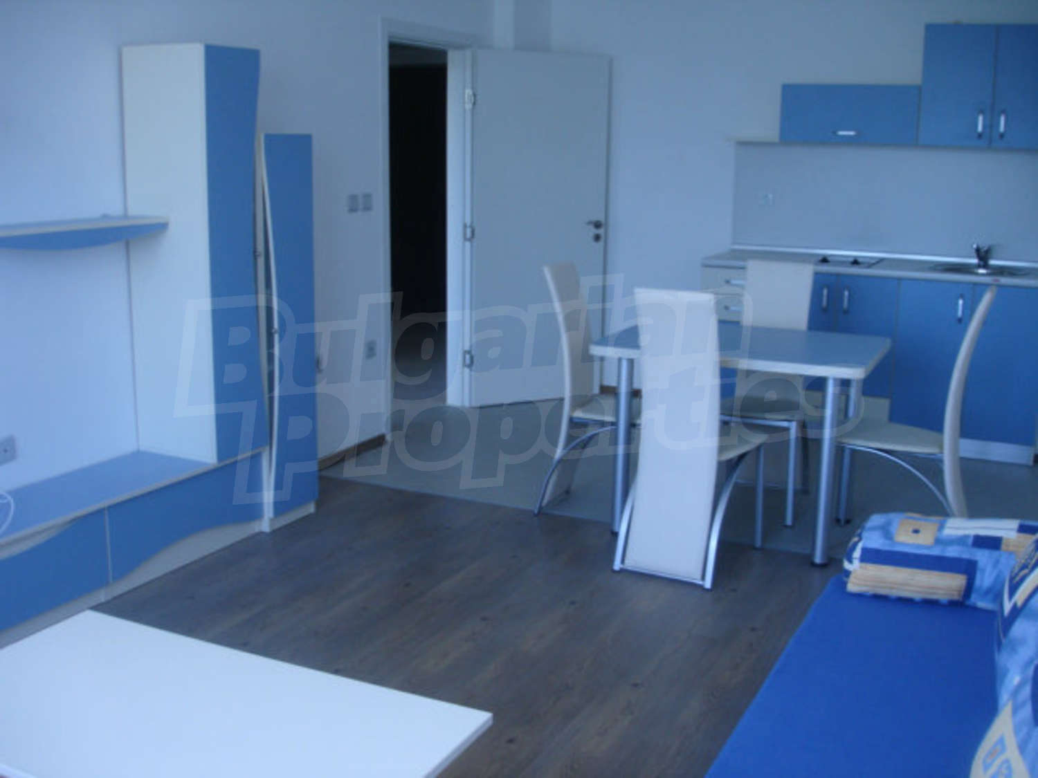 Gallery Picture 10