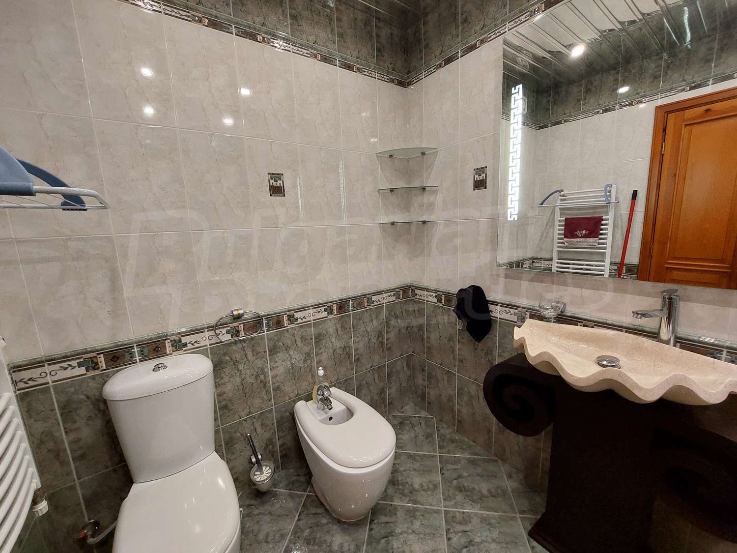 Gallery Picture 27