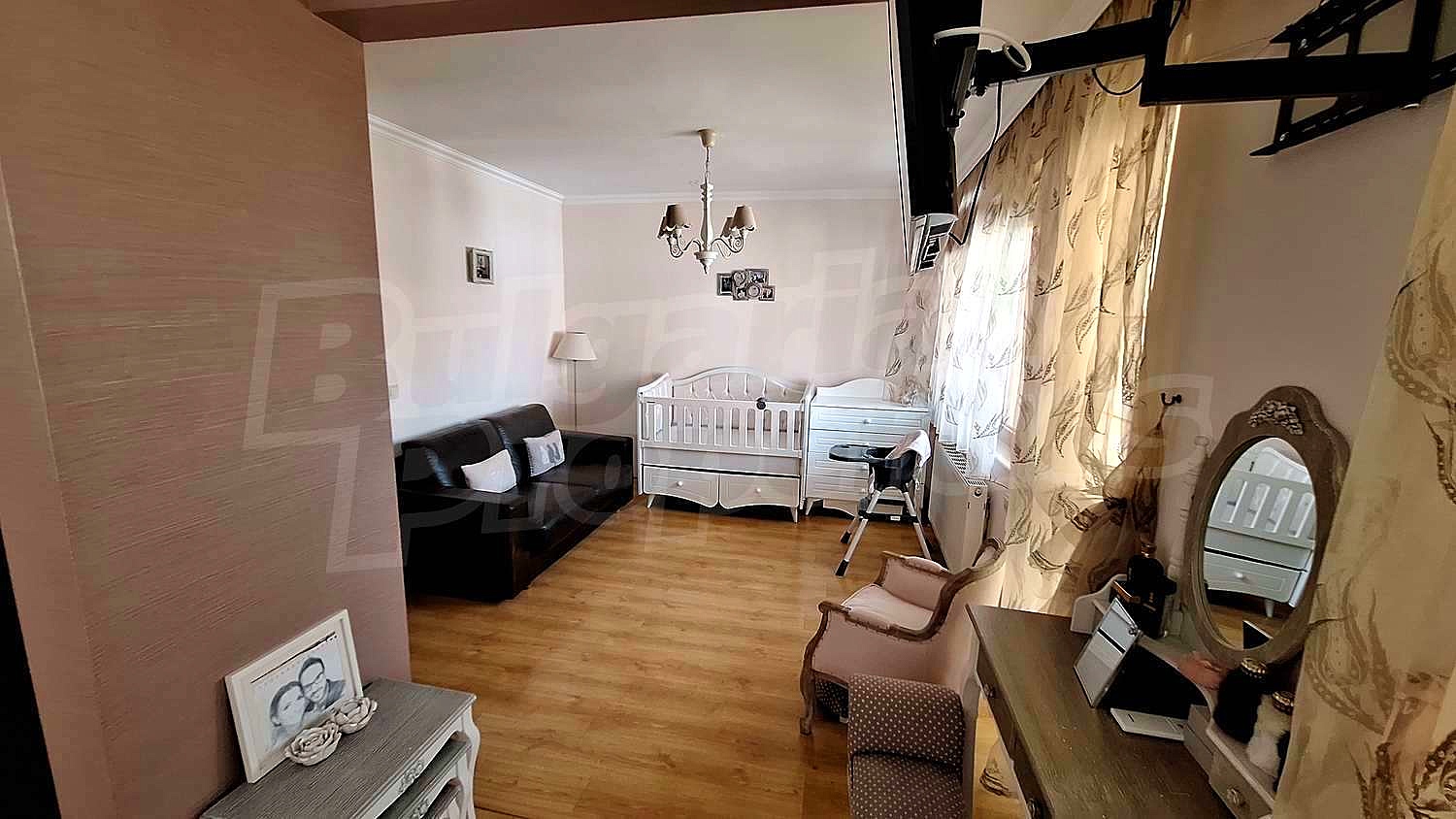 Gallery Picture 15