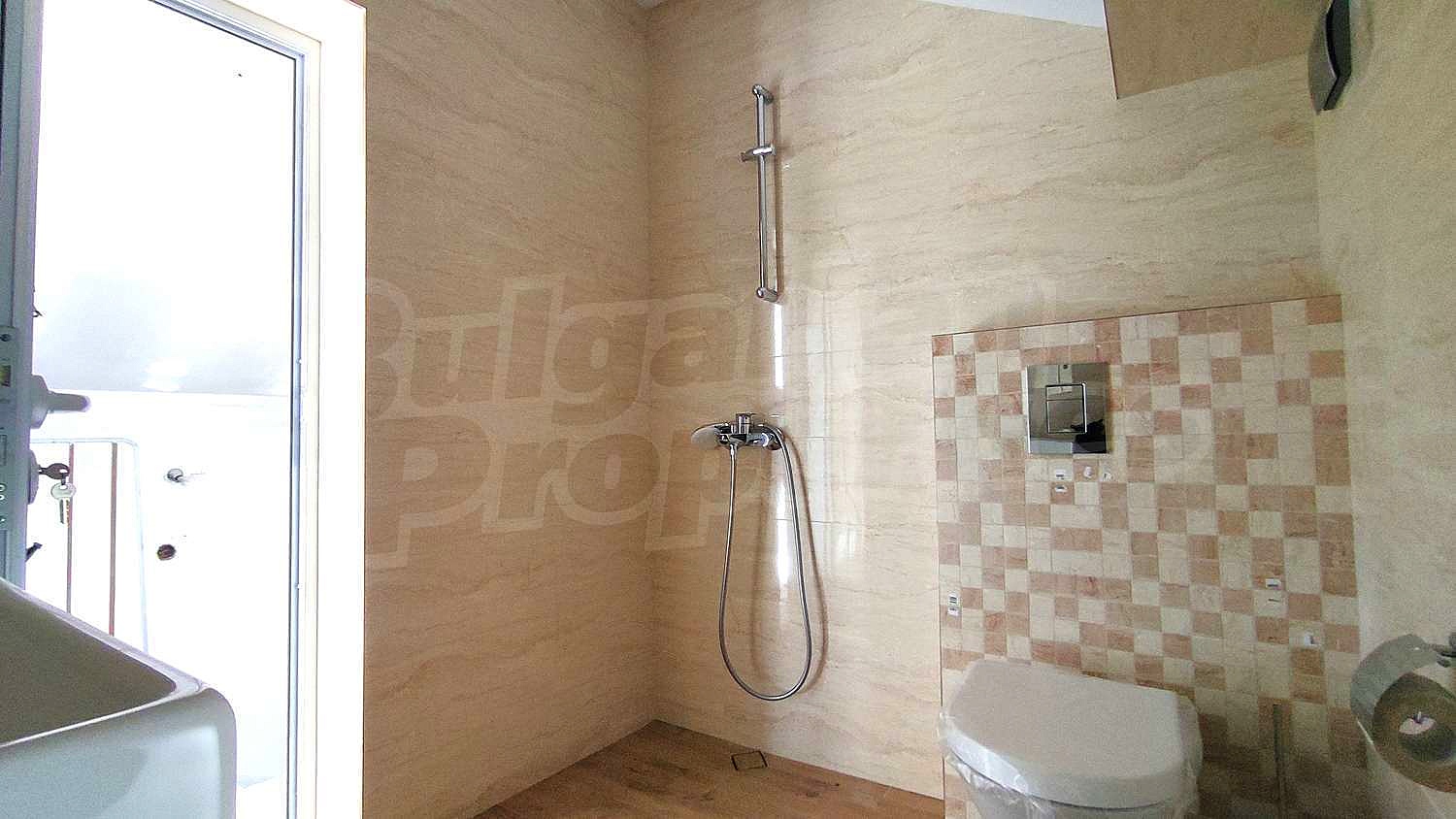 Gallery Picture 28
