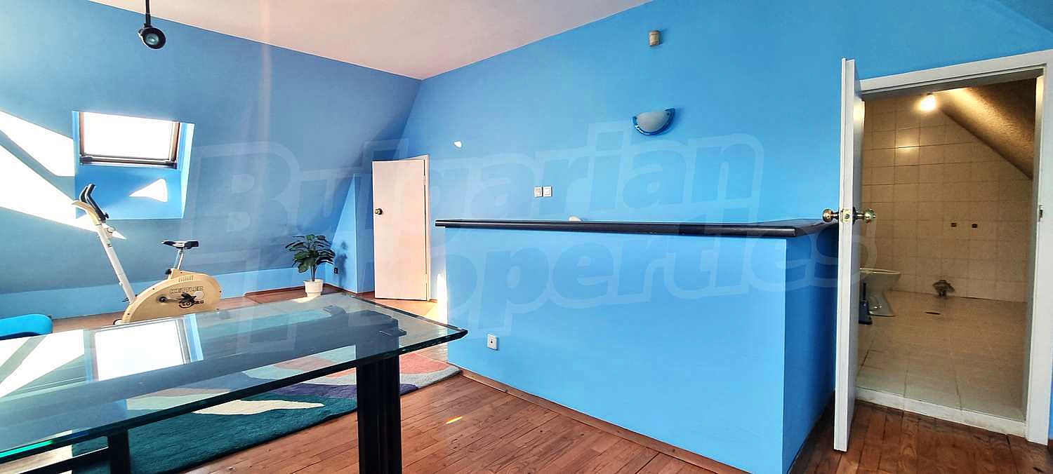 Gallery Picture 15