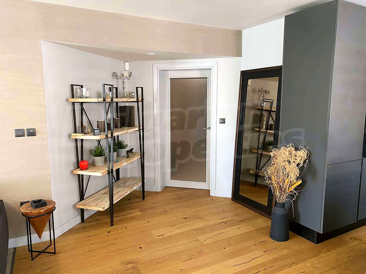 Gallery Picture 5