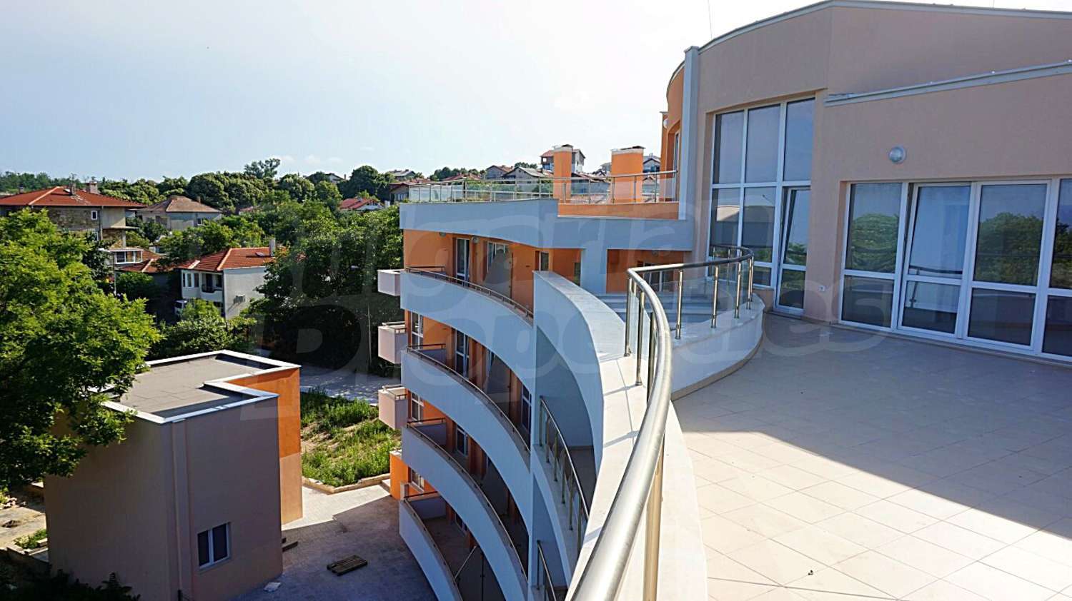 Gallery Picture 10