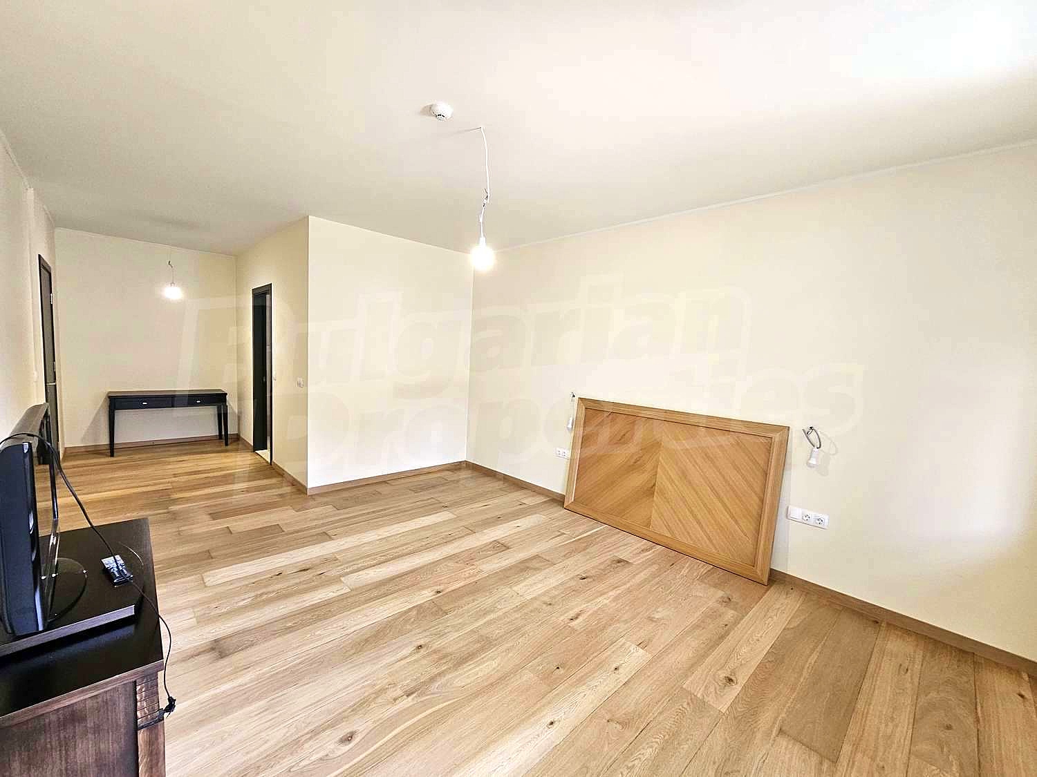 Gallery Picture 15