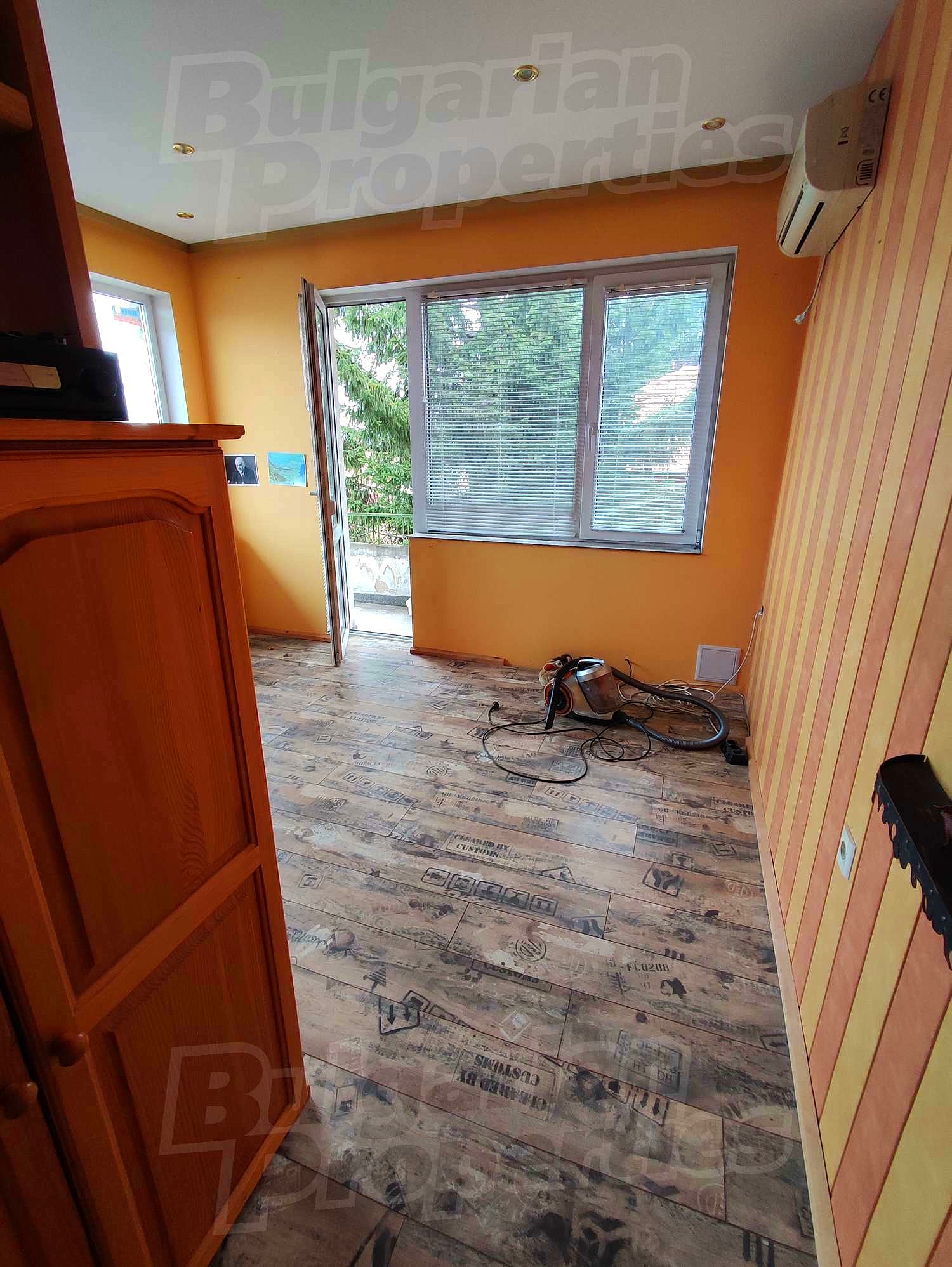 Gallery Picture 28