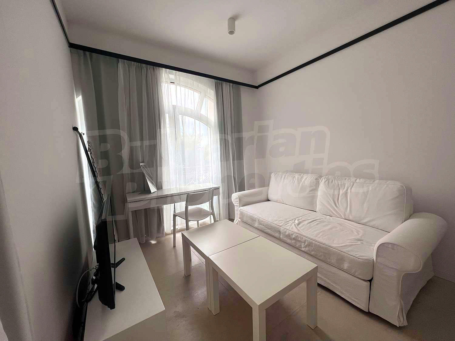 Gallery Picture 8
