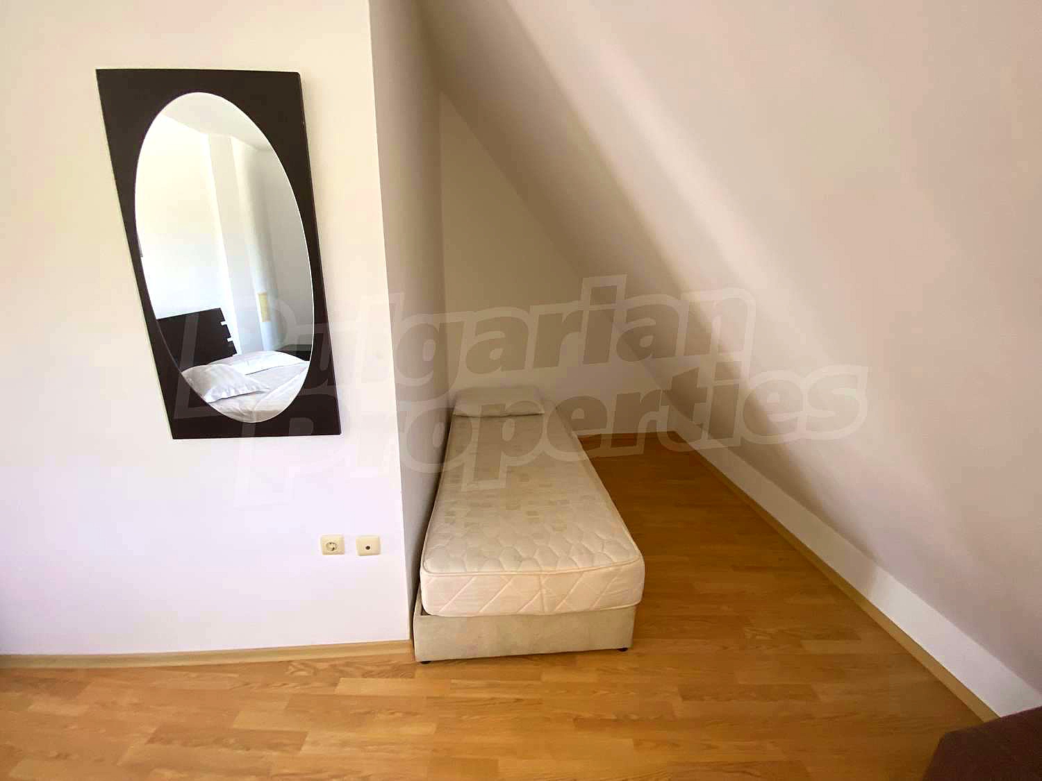 Gallery Picture 12