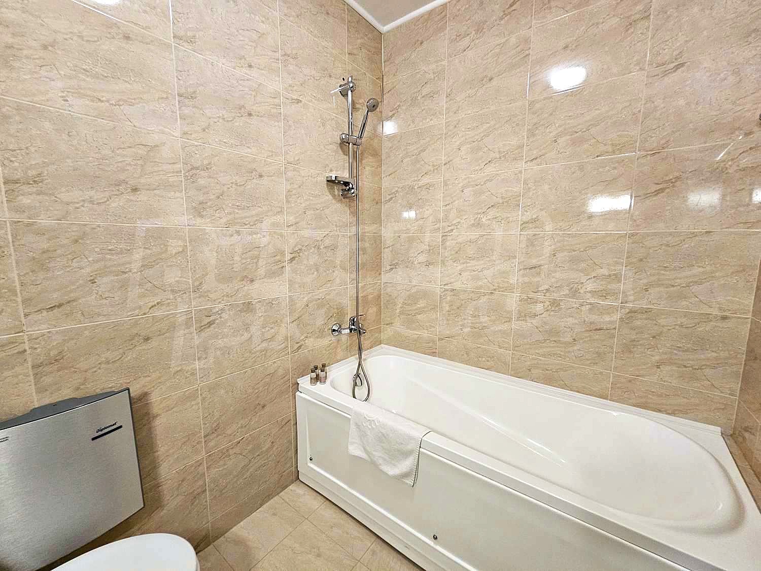 Gallery Picture 15