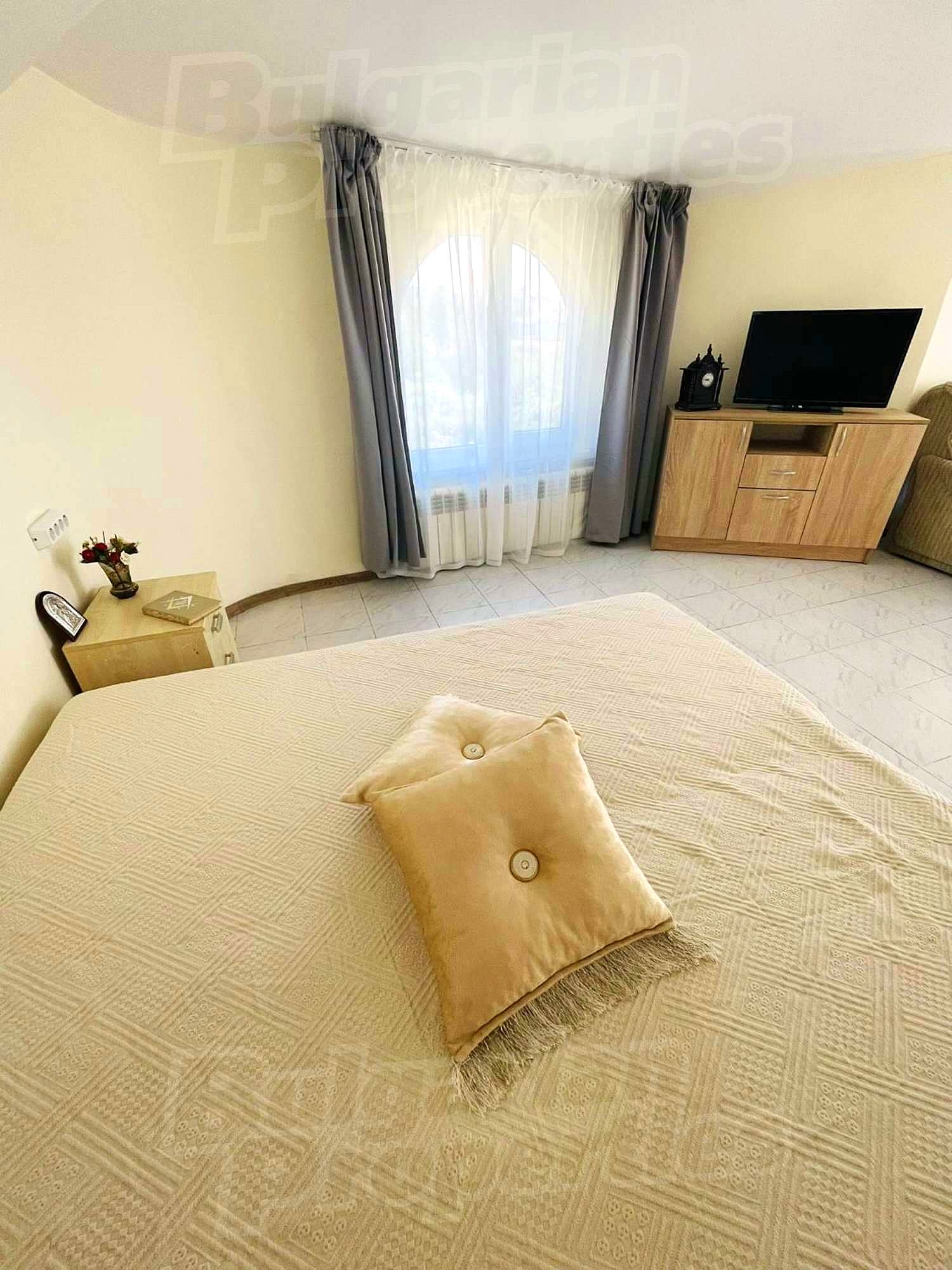 Gallery Picture 15