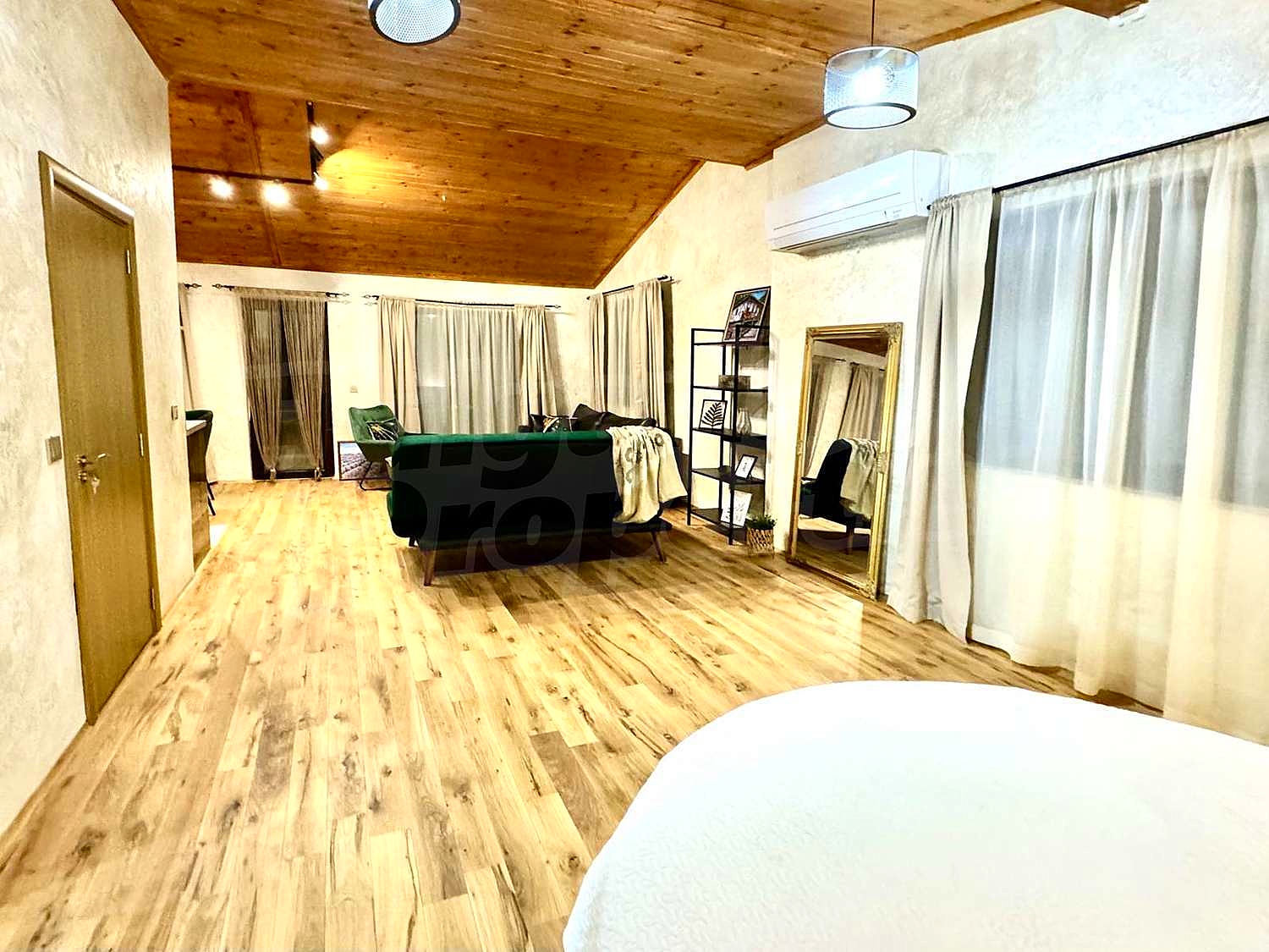 Gallery Picture 19