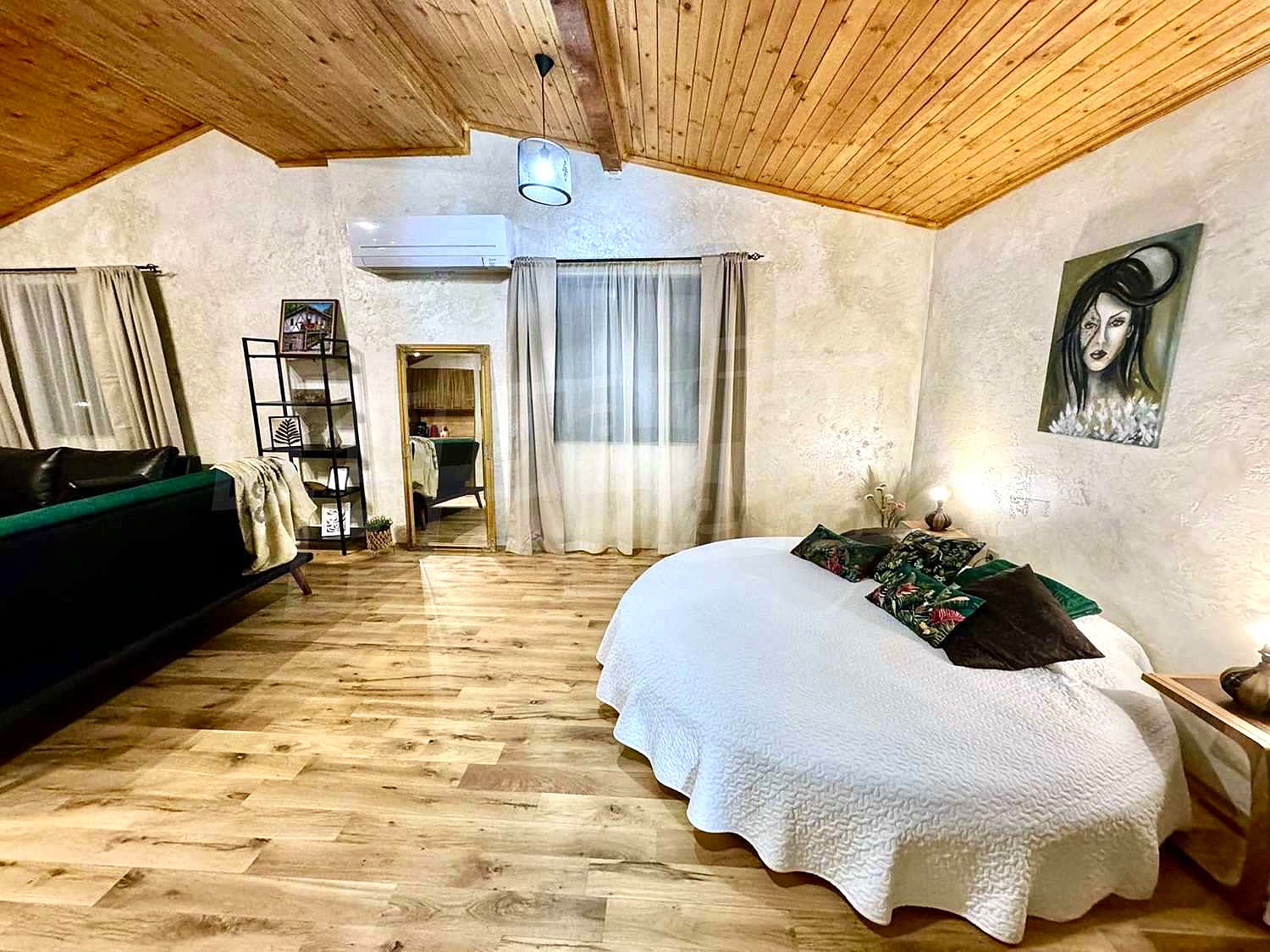 Gallery Picture 10
