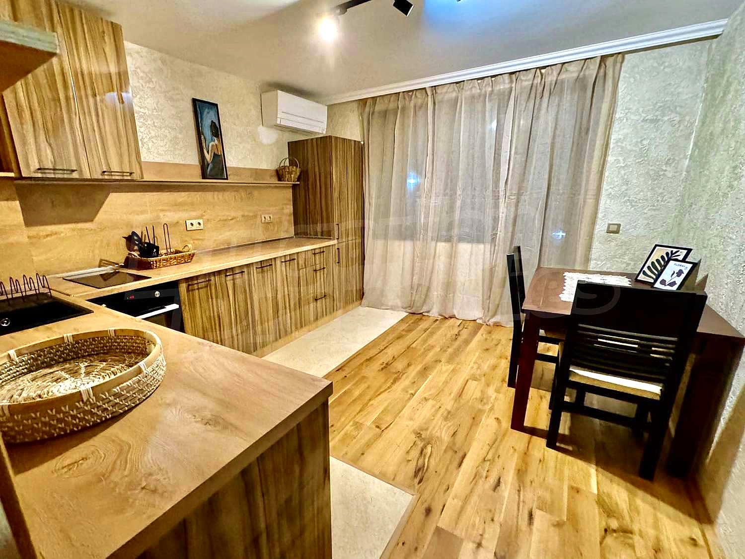 Gallery Picture 11