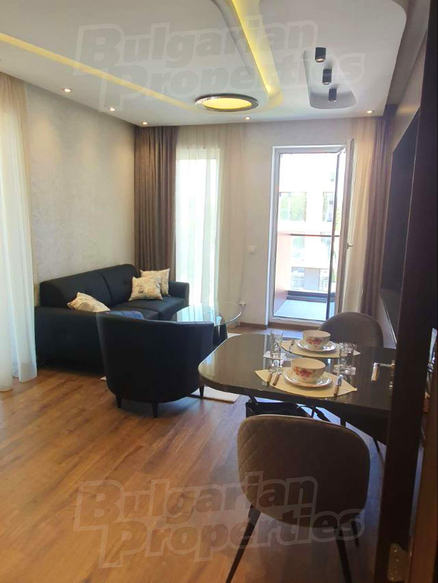 Gallery Picture 8