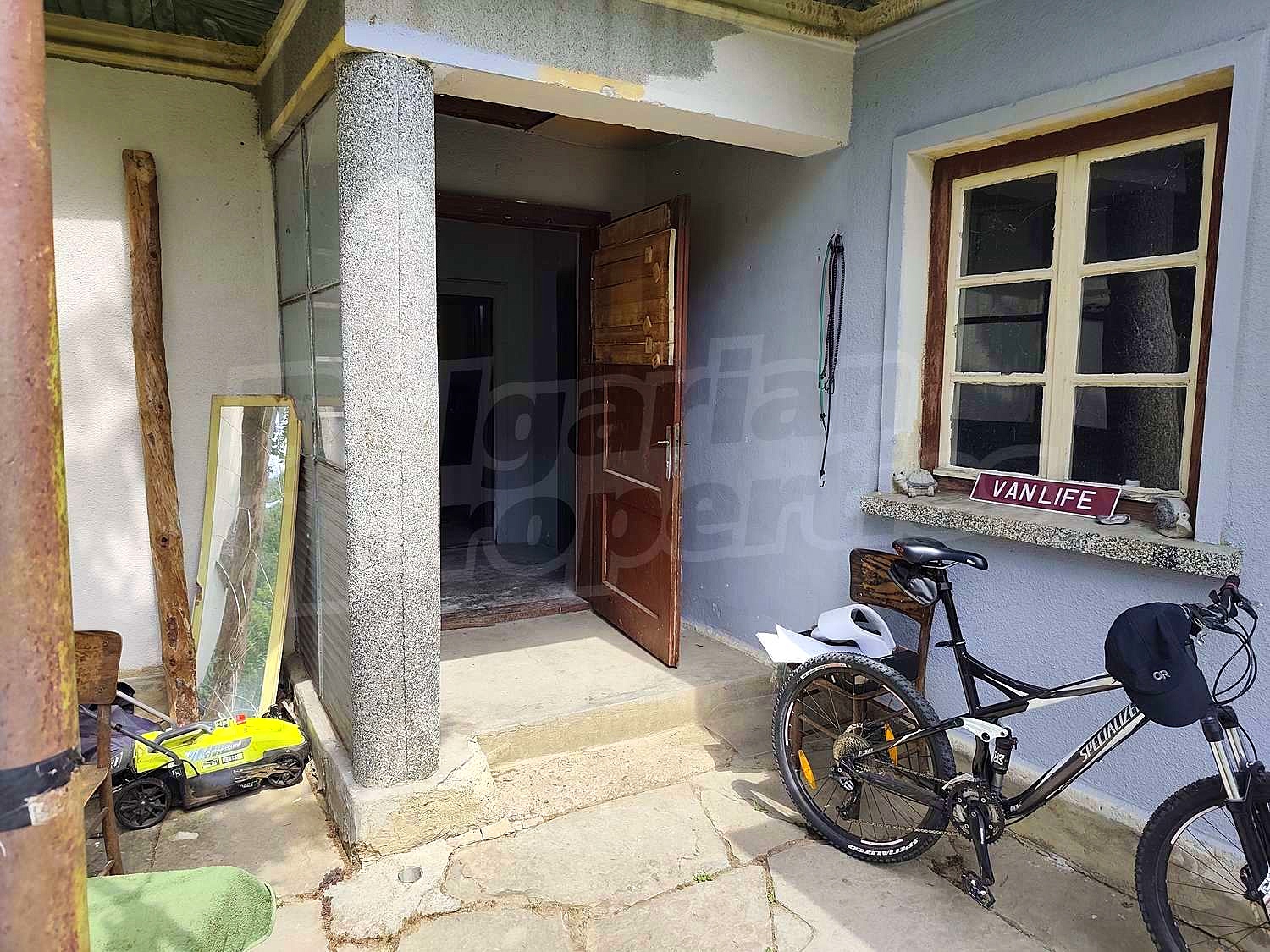Gallery Picture 6