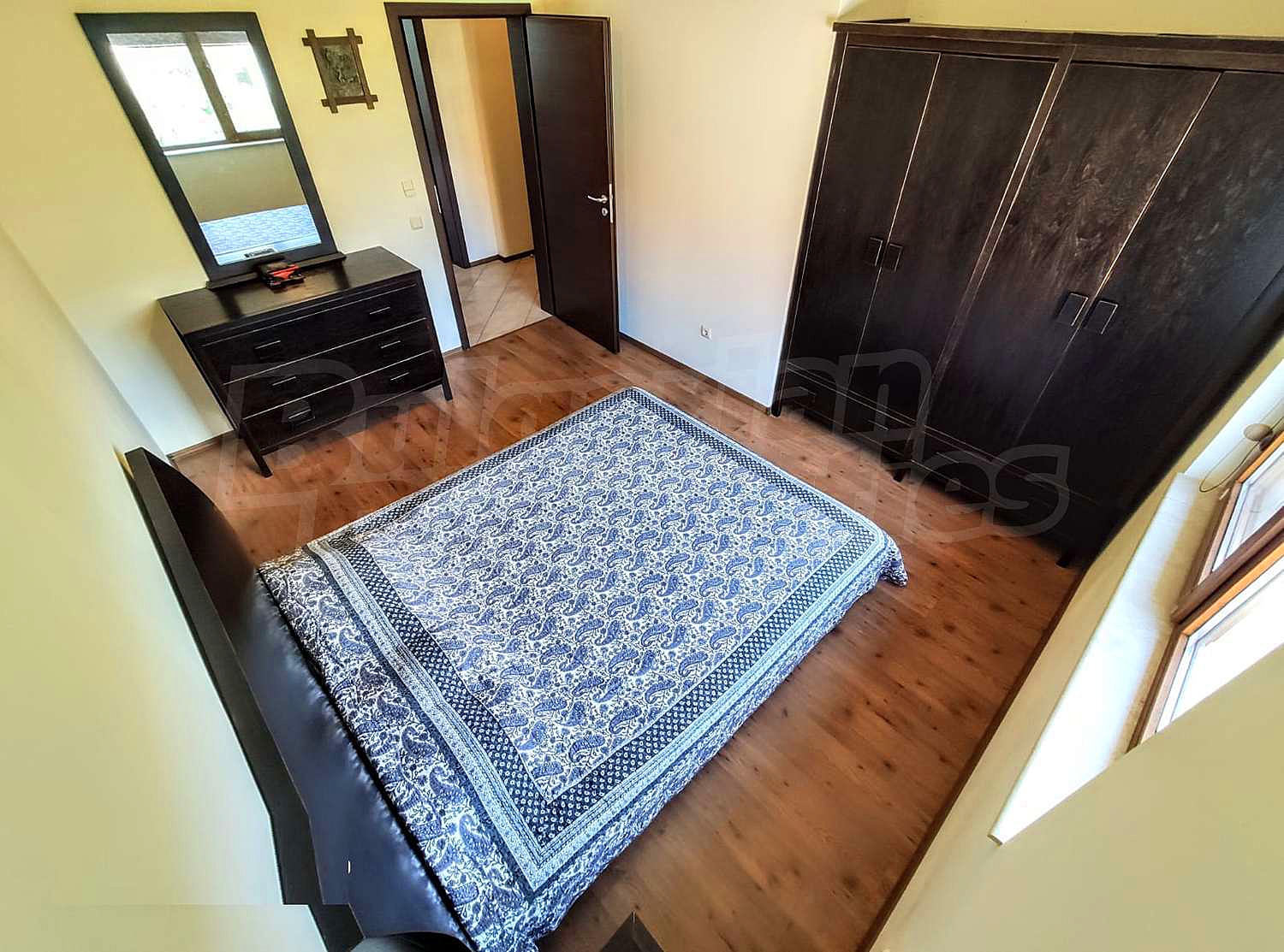 Gallery Picture 10