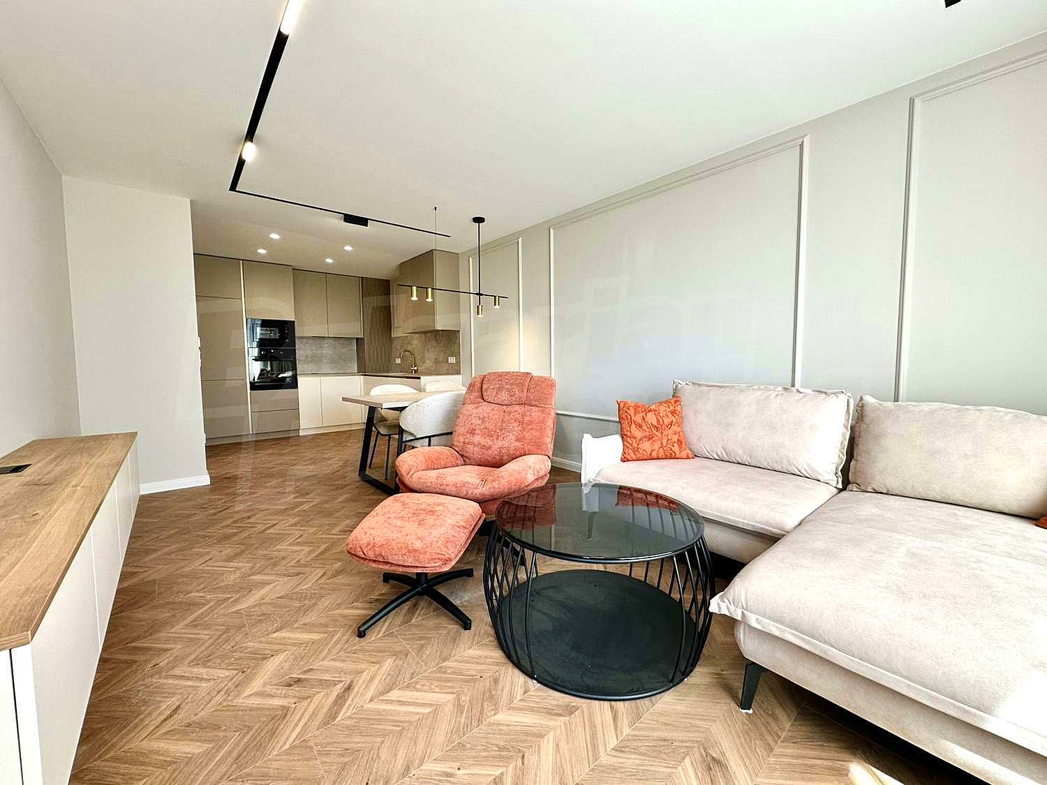 Gallery Picture 2