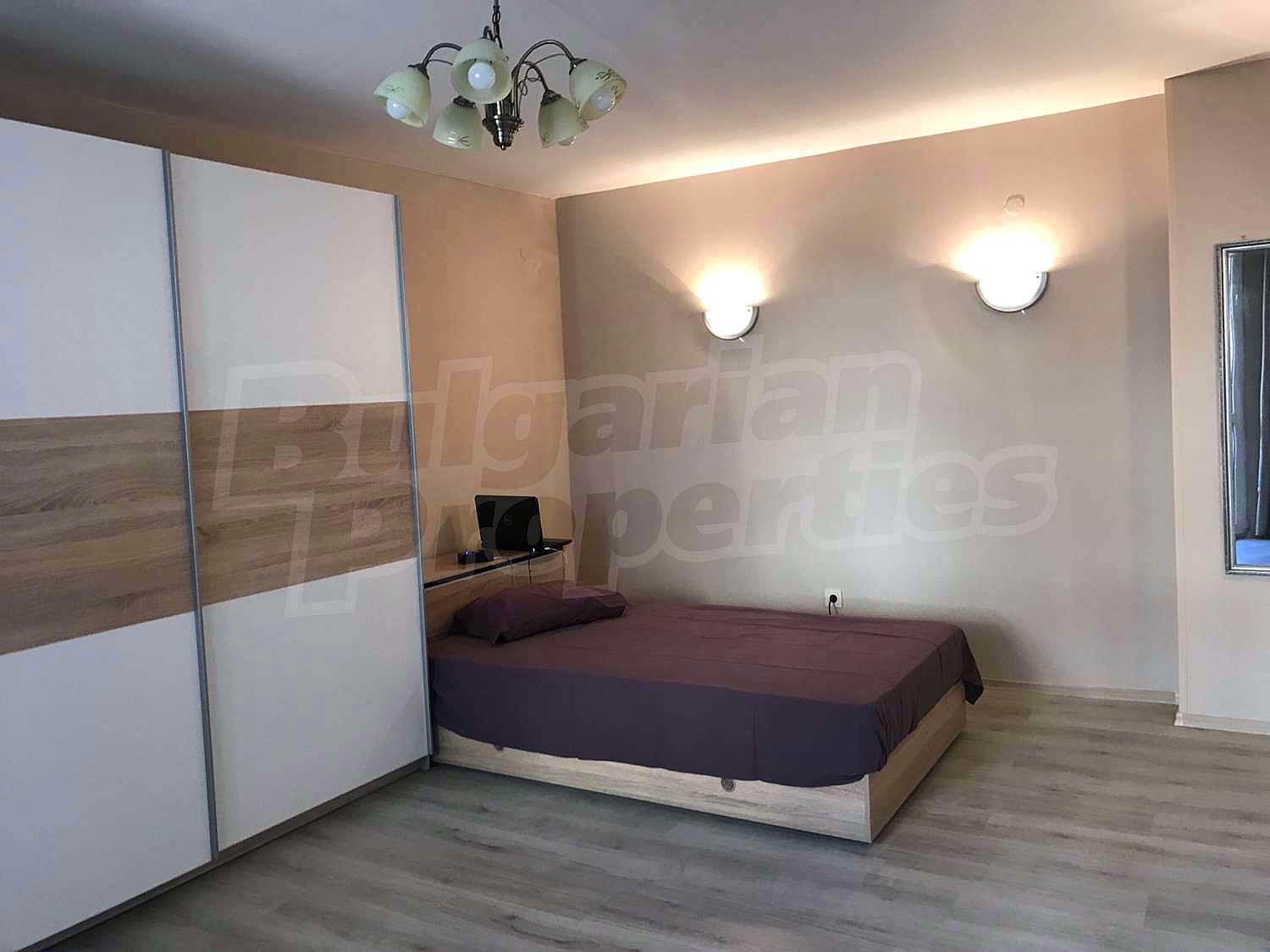 Gallery Picture 4