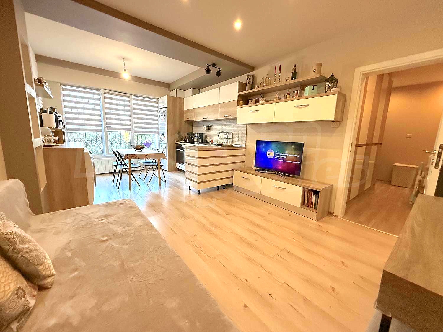 Gallery Picture 2