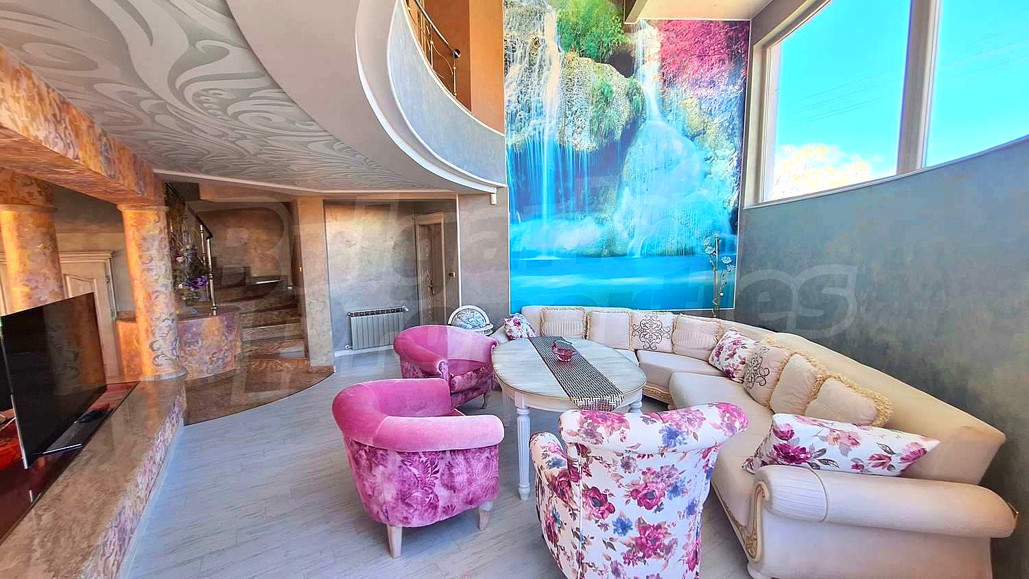 Gallery Picture 5
