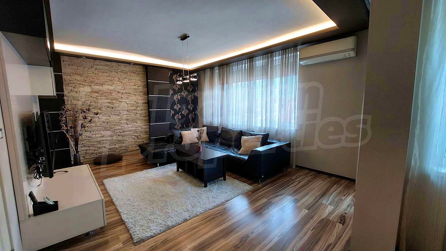 Gallery Picture 5