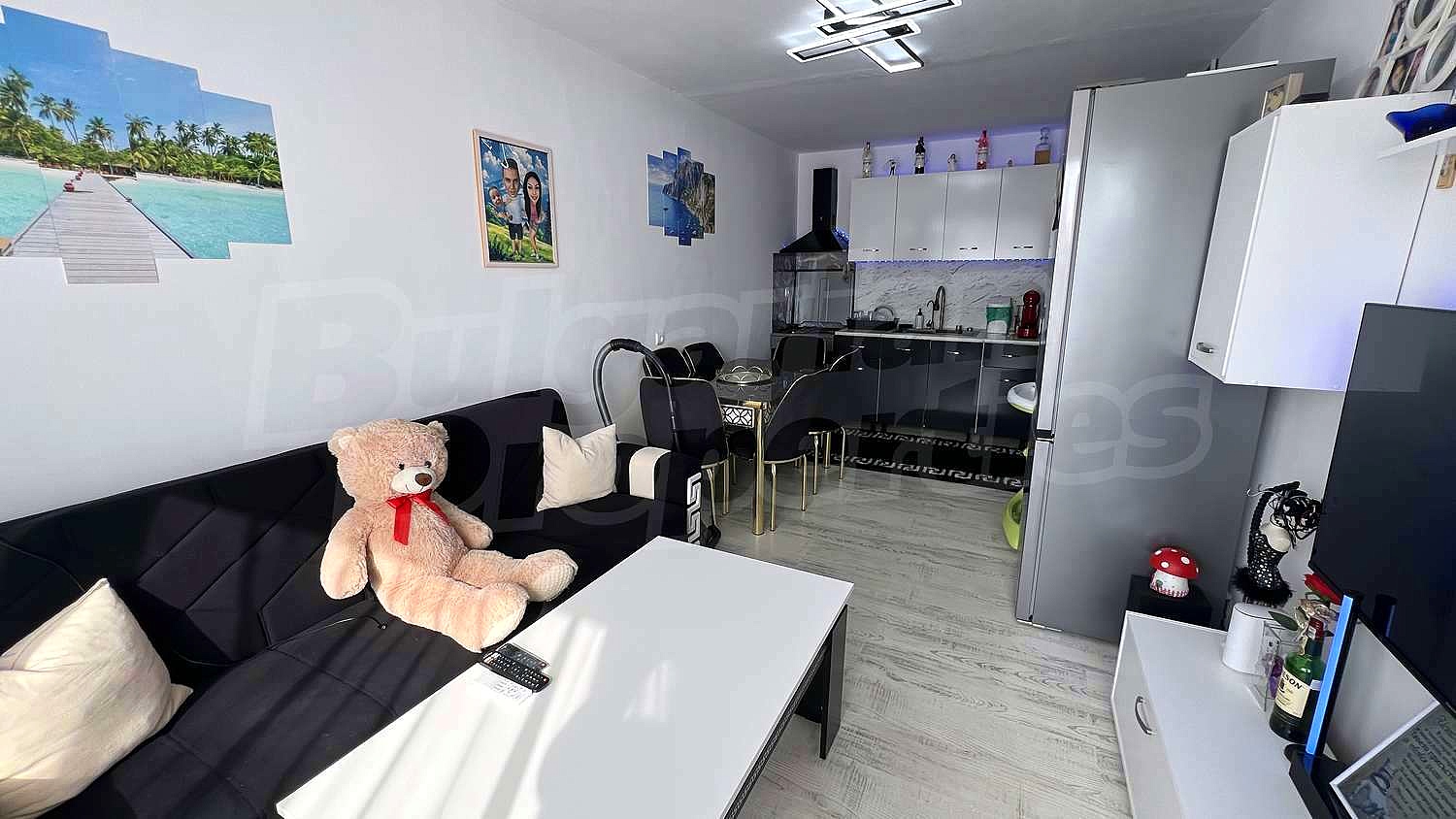 Gallery Picture 8
