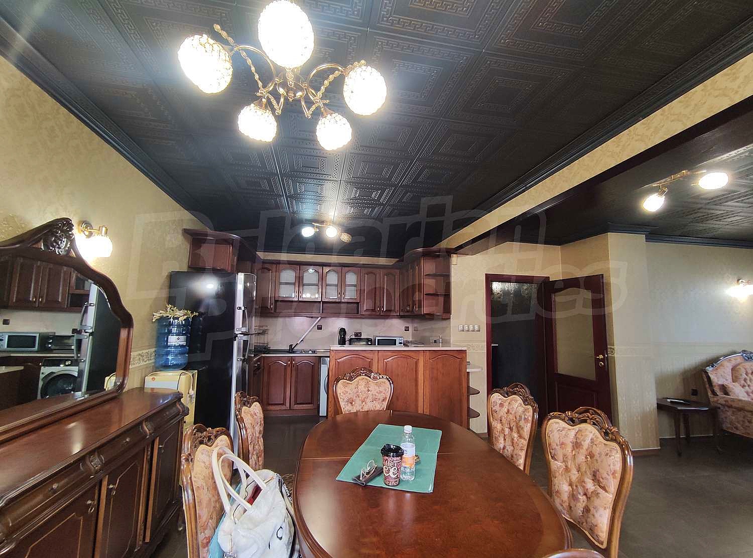 Gallery Picture 10