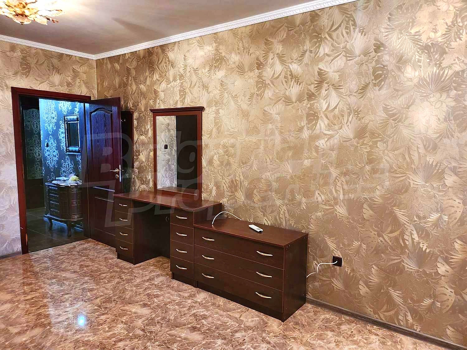 Gallery Picture 16