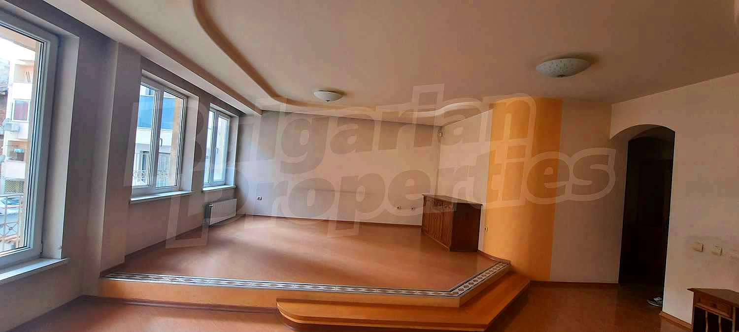 Gallery Picture 9