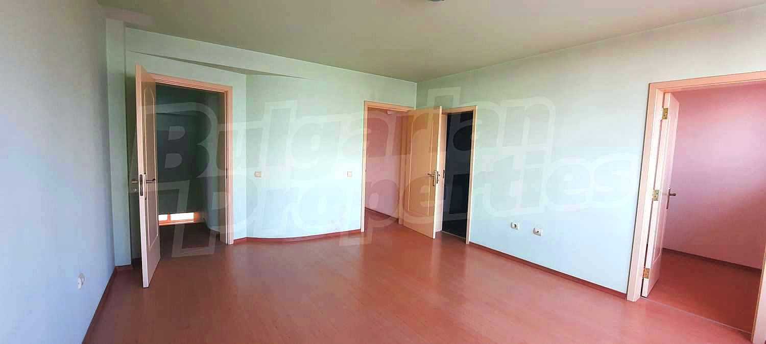Gallery Picture 25