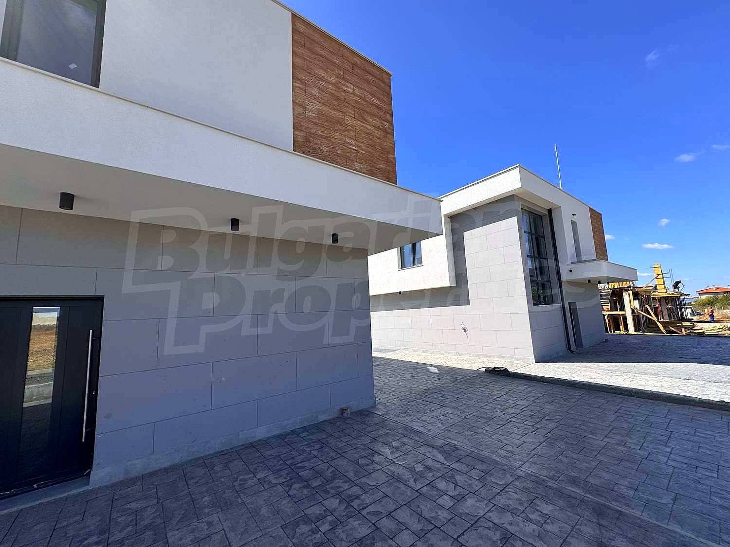 Gallery Picture 4